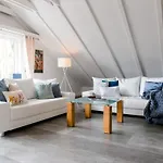 Fuchs Apartment *